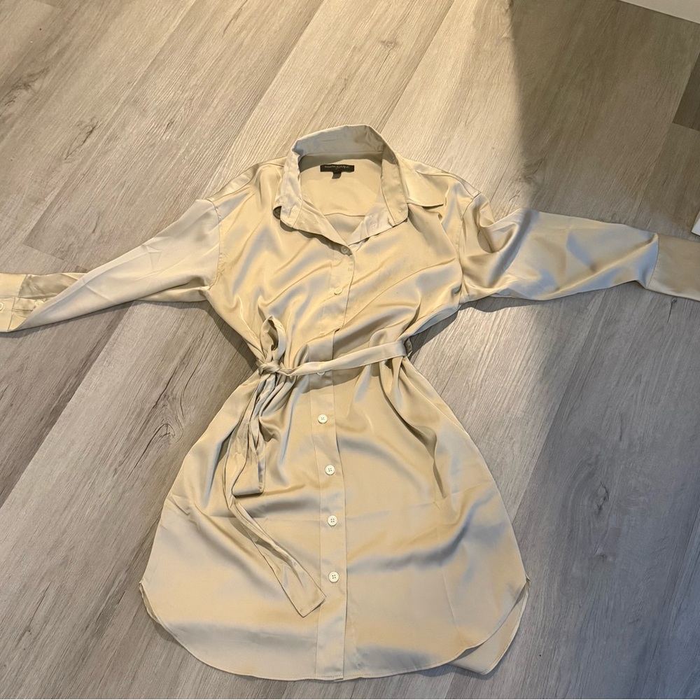 Banana Republic Cream Long Sleeve Dress